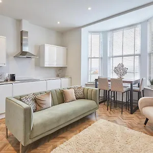 Host & - Maritime Apartment