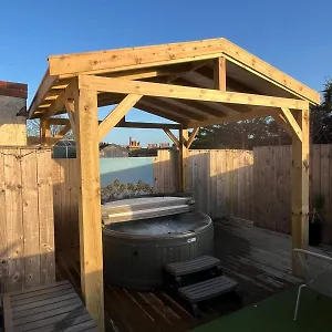 Seadream Luxury With Hot Tub Apartment